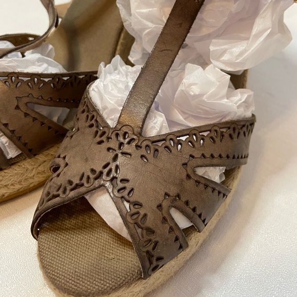Kanna T-Strap Espadrille Sandals - Picture 5 of 8